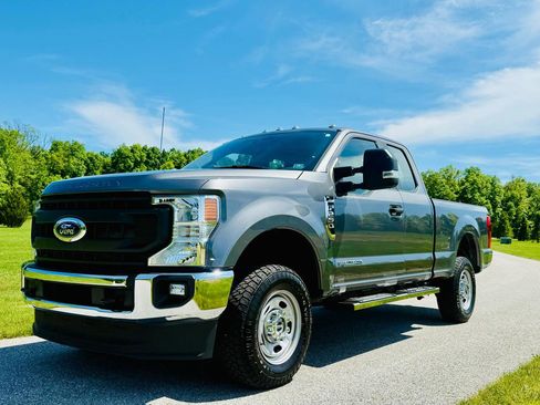 Used 2022 Ford F250 XL w/ Power Equipment Group AWD/4WD image 1