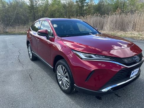 Used 2023 Toyota Venza XLE AWD/4WD image 7