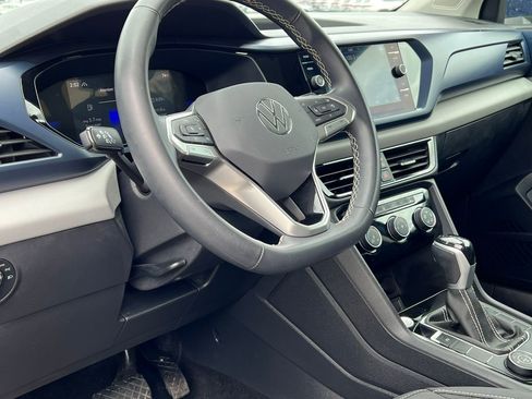 Used 2023 Volkswagen Taos SE w/ Panoramic Sunroof Package AWD/4WD image 15