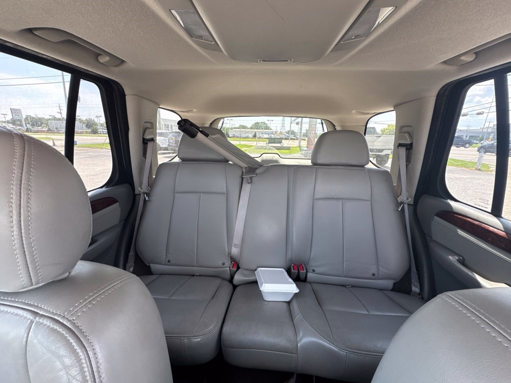Used 2007 GMC Envoy Denali RWD image 5
