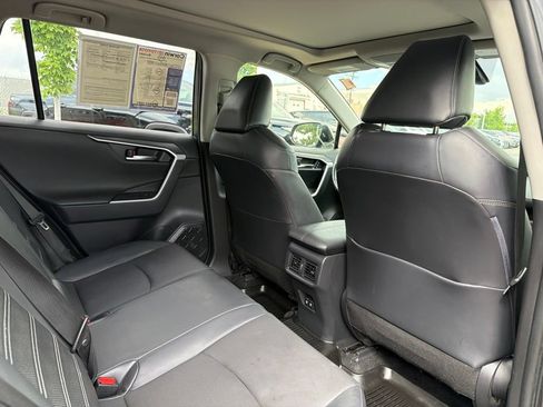 Used 2019 Toyota RAV4 Limited AWD/4WD image 16