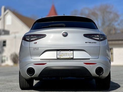 Used 2020 Alfa Romeo Stelvio Ti w/ Nero Edizione image 7