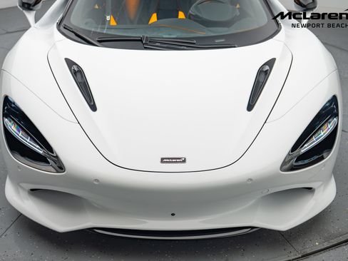 Used 2026 McLaren 750S Spider RWD image 7