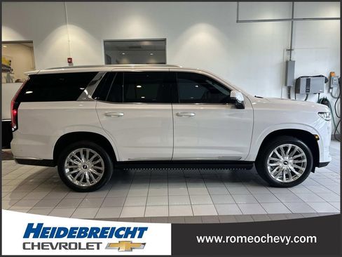 Certified 2024 Cadillac Escalade Premium Luxury w/ Performance Package image 2