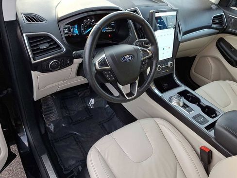 Used 2022 Ford Edge Titanium image 16