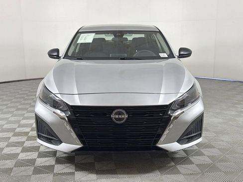 Used 2025 Nissan Altima 2.5 SV image 8