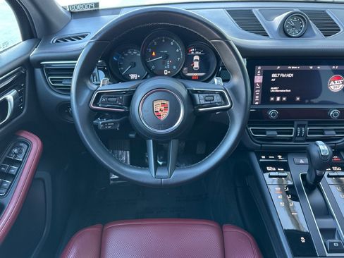 Used 2022 Porsche Macan image 14