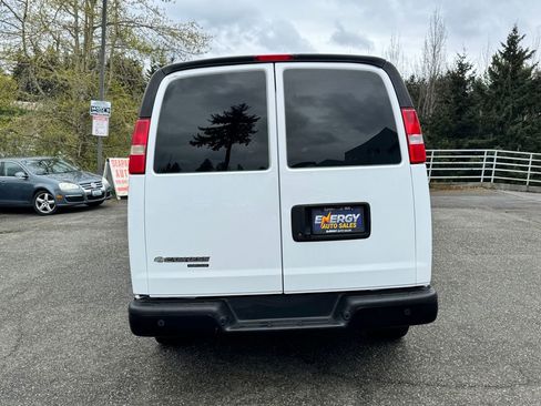 Used 2015 Chevrolet Express 3500 RWD image 7