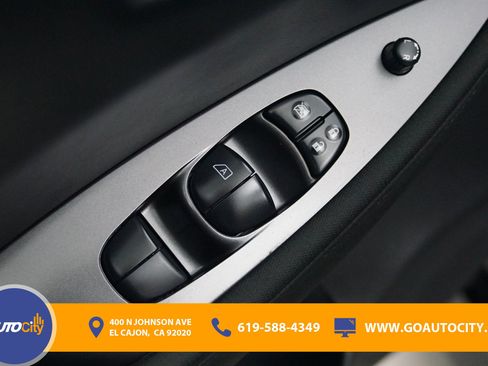 Used 2023 Nissan Leaf S image 17