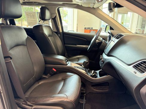 Used 2019 Dodge Journey GT w/ Nav & Sun Group AWD/4WD image 30