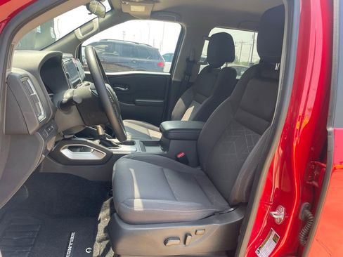Certified 2025 Nissan Frontier SV RWD image 10