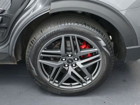 Used 2025 Ford Explorer ST-Line w/ Premium Package image 34