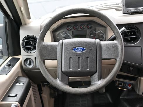 Used 2009 Ford F550 2WD Regular Cab Super Duty image 10