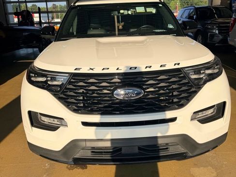 Used 2023 Ford Explorer ST-Line w/ Class IV Trailer Tow Package RWD image 4