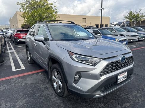 Used 2020 Toyota RAV4 Limited w/ Carpet Mat Package image 4