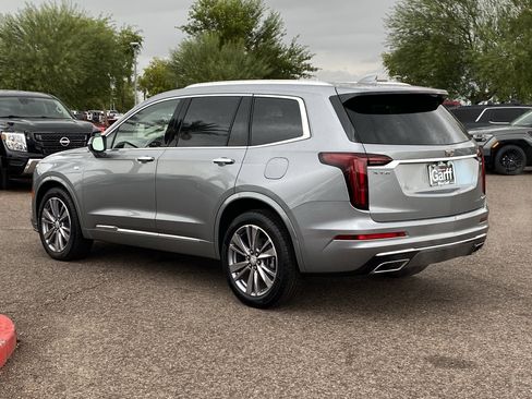 Used 2025 Cadillac XT6 Premium Luxury image 5