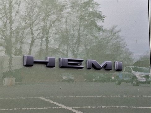 Used 2022 Dodge Challenger R/T w/ Plus Package image 32