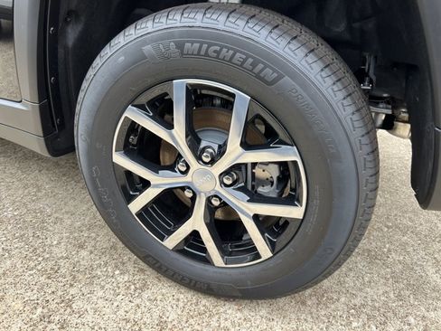 New 2025 Jeep Grand Cherokee Limited image 5