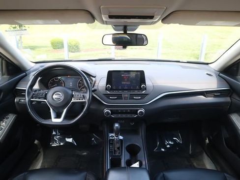 Certified 2021 Nissan Altima 2.5 SR FWD image 13