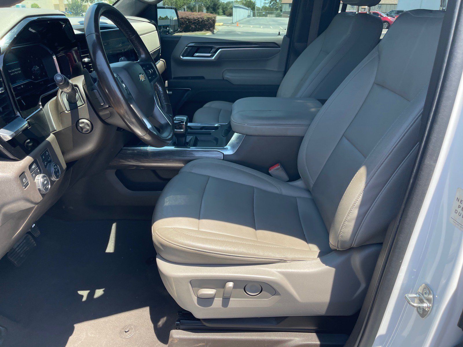 Used 2023 Chevrolet Silverado 1500 LTZ AWD/4WD image 10