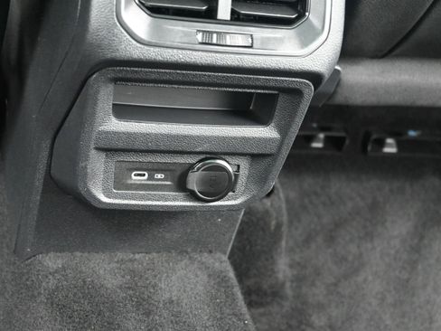 Used 2023 Volkswagen Tiguan SE w/ Panoramic Sunroof Package AWD/4WD image 38