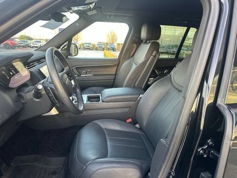 Used 2025 Land Rover Range Rover SE AWD/4WD image 9