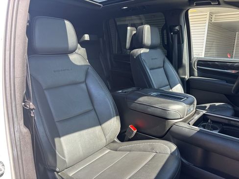 Used 2023 GMC Yukon XL Denali w/ Denali Reserve Package image 15