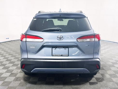 Used 2022 Toyota Corolla Cross LE FWD image 4