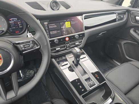 New 2026 Porsche Macan S image 22