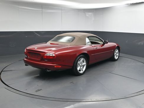 Used 1998 Jaguar XK8 Convertible image 25