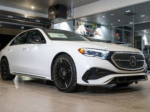 New 2026 Mercedes-Benz E 450 4MATIC Sedan image 1