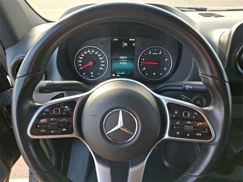 Used 2022 Mercedes-Benz Sprinter 2500 image 16
