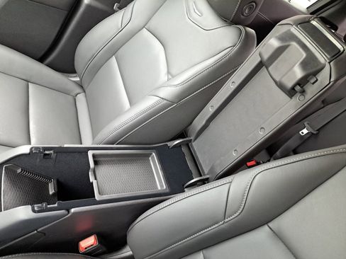 Used 2025 Cadillac XT4 Premium Luxury image 30