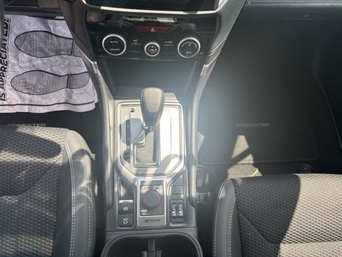 Used 2019 Subaru Forester Premium AWD/4WD image 18