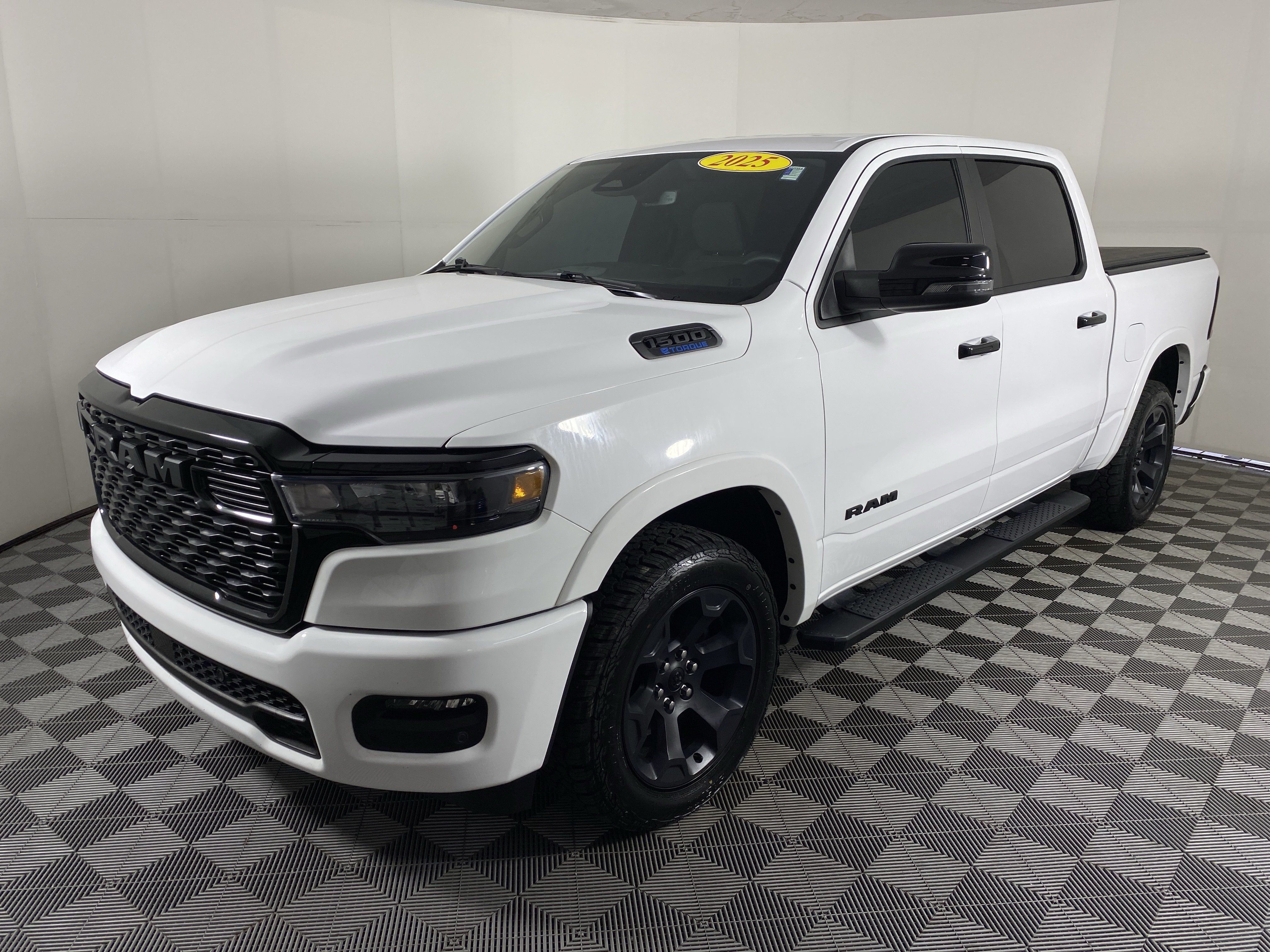 Used 2025 RAM 1500 Big Horn AWD/4WD image 11