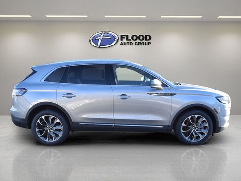 Used 2023 Lincoln Nautilus Reserve w/ Equipment Group 201A image 3