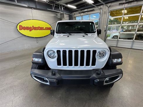 Used 2023 Jeep Gladiator Sport AWD/4WD image 8