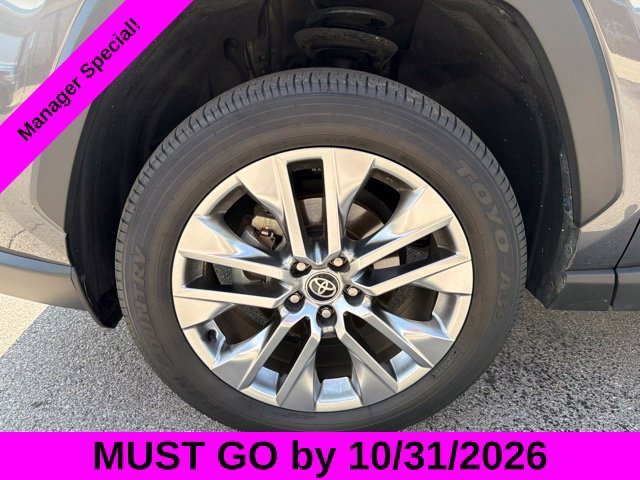 Used 2022 Toyota RAV4 XLE Premium FWD image 12