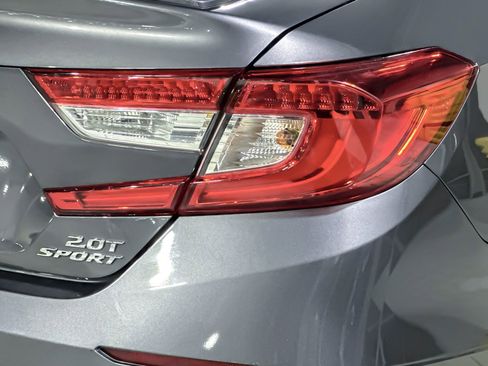 Used 2018 Honda Accord Sport image 12