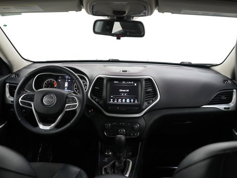 Used 2018 Jeep Cherokee Trailhawk w/ Cold Weather Group image 12