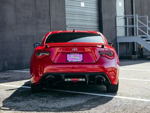 Used 2018 Toyota 86 GT image 15