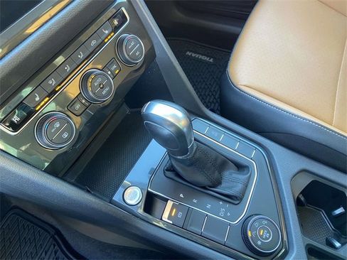 Used 2019 Volkswagen Tiguan SE image 23