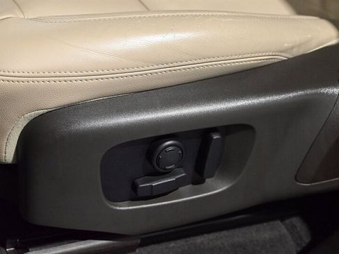 Used 2020 Land Rover Range Rover Sport SE image 36