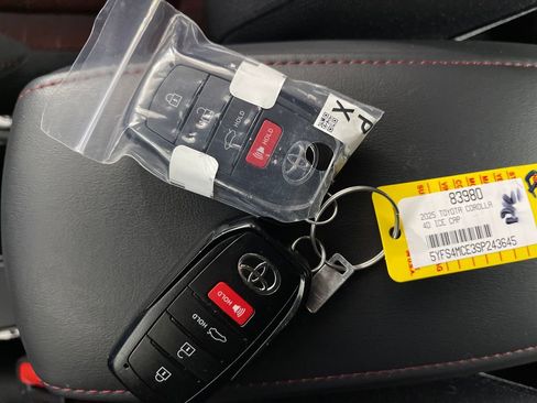 Certified 2025 Toyota Corolla SE FWD image 24