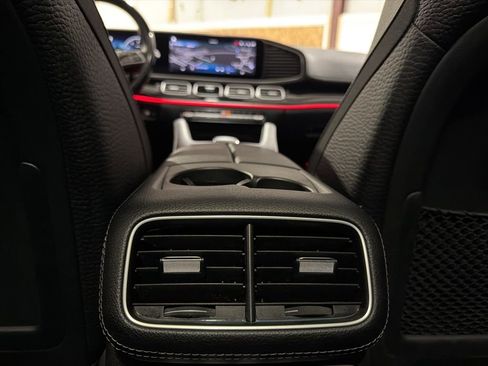 Used 2024 Mercedes-Benz GLS 450 4MATIC image 31