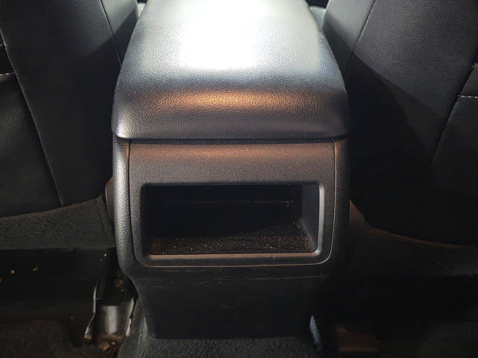 Used 2014 Toyota Camry SE w/ Fleet Convenience Package FWD image 12
