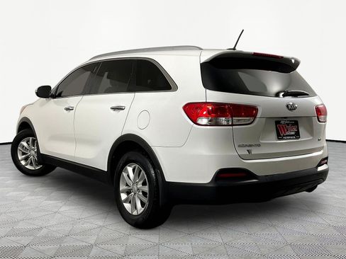 Used 2016 Kia Sorento FWD image 4