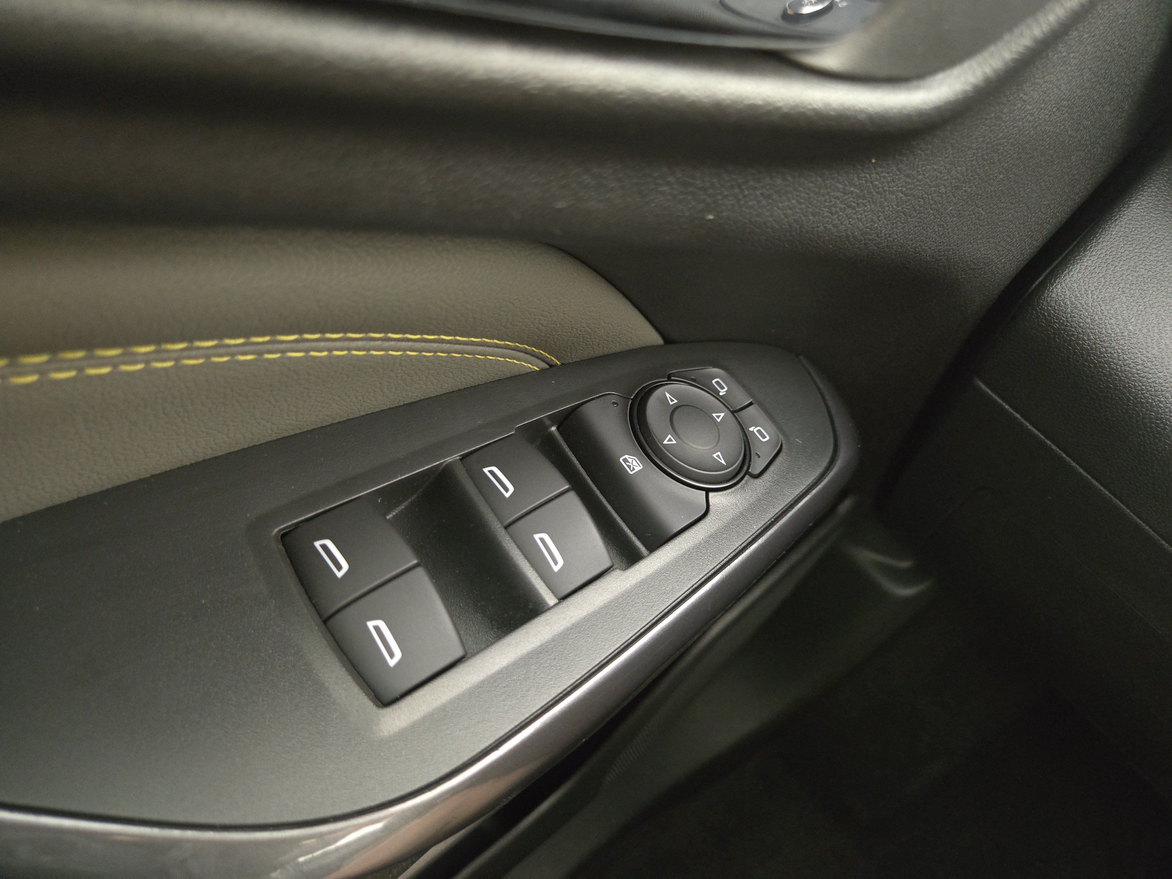 Used 2025 Chevrolet Trax ACTIV w/ Driver Confidence Package FWD image 29