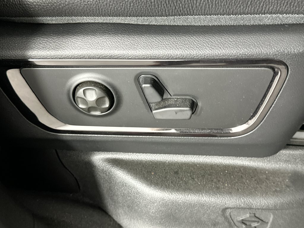 Used 2025 RAM 1500 Limited AWD/4WD image 24