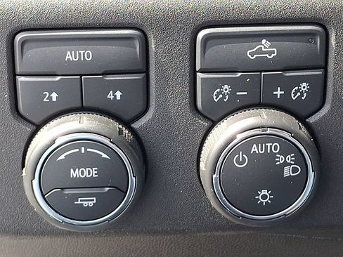 Used 2023 Chevrolet Silverado 1500 LT AWD/4WD image 23